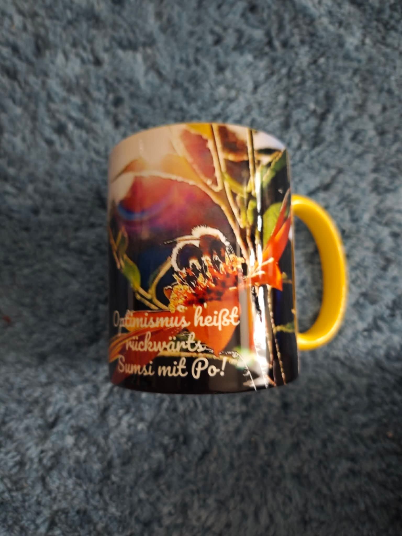 Tasse mit Hummel