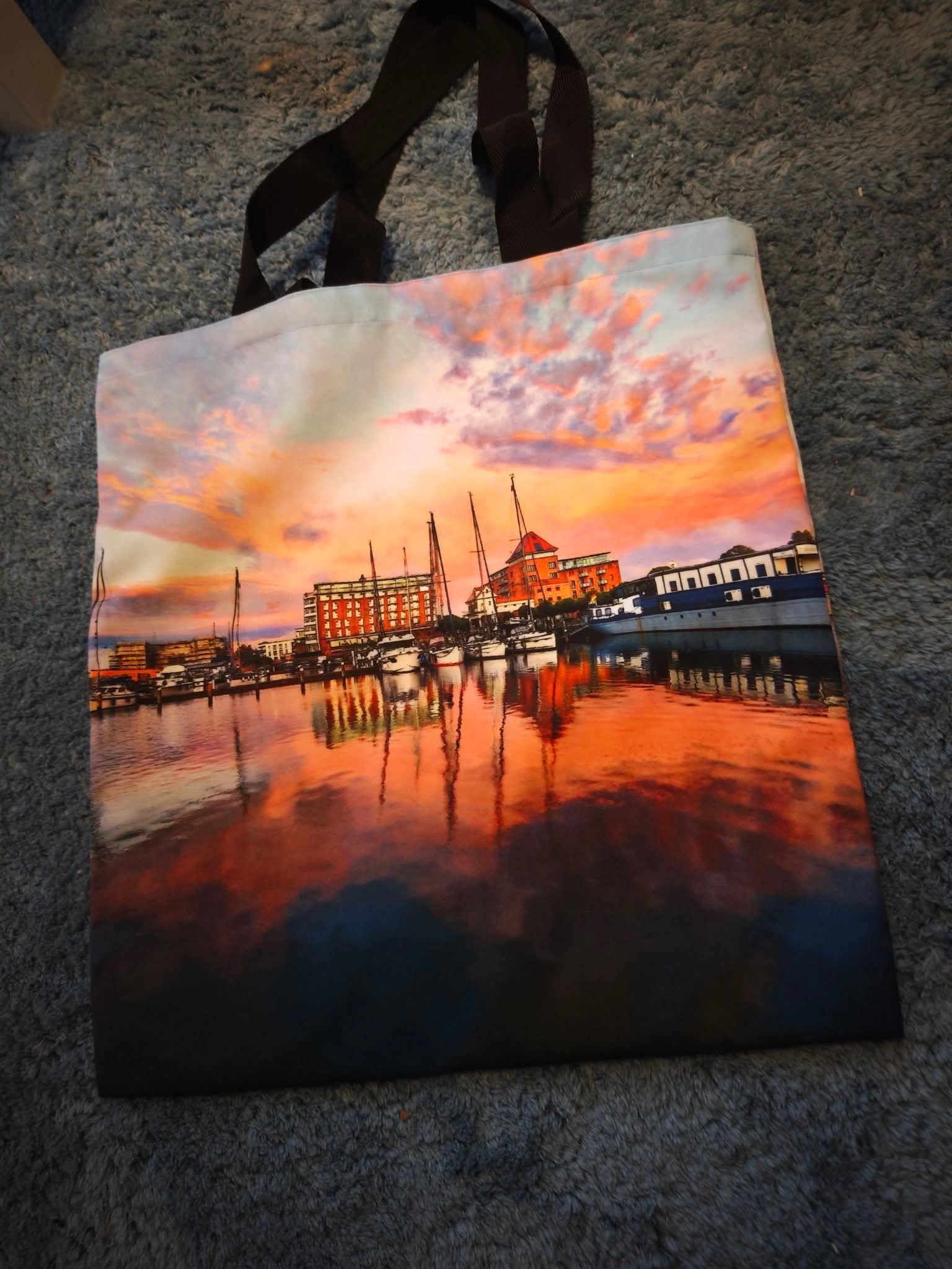Shopping Beutel mit dem Speicher Hotel im Sonnenuntergang